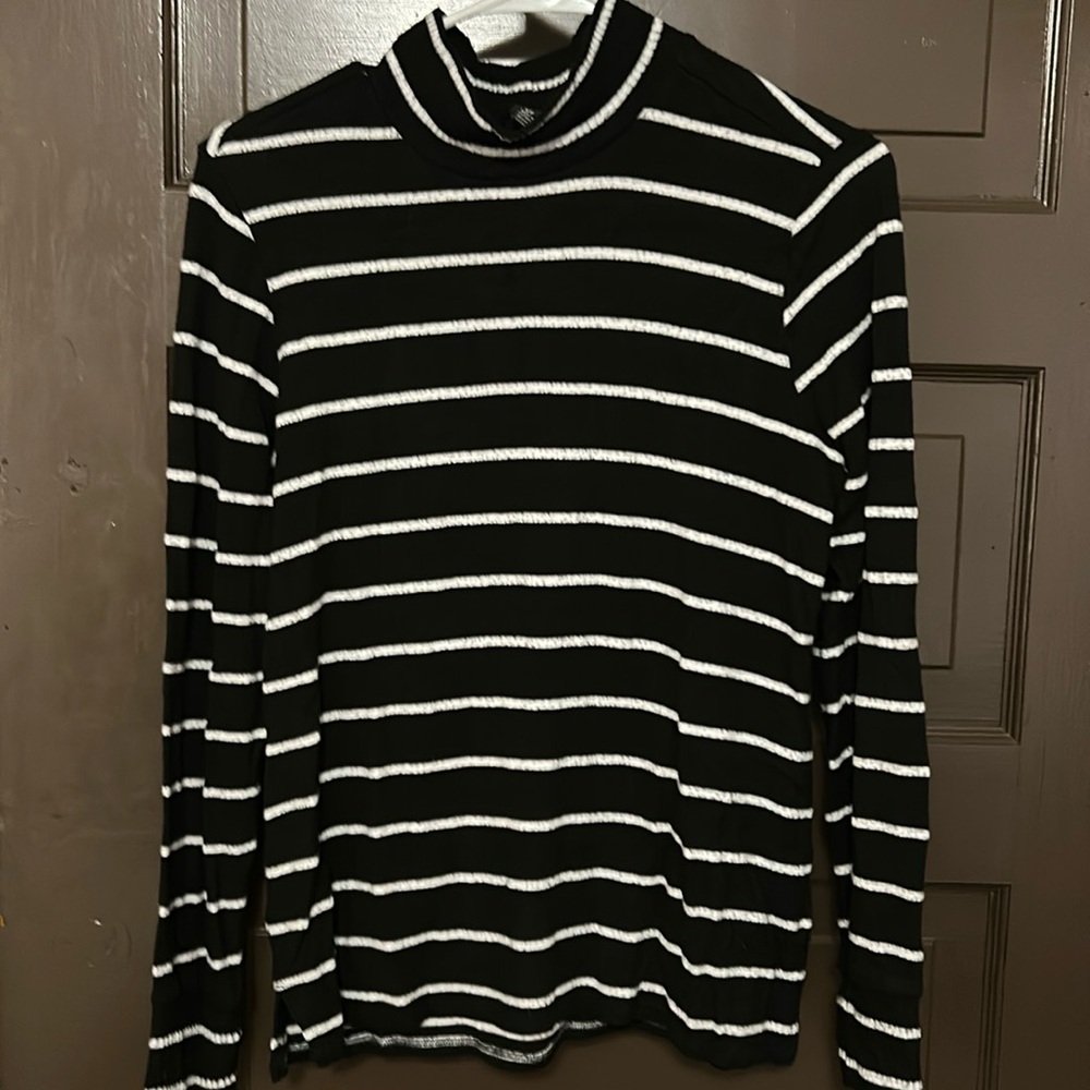 Lucky Brand sweater; small 🍀